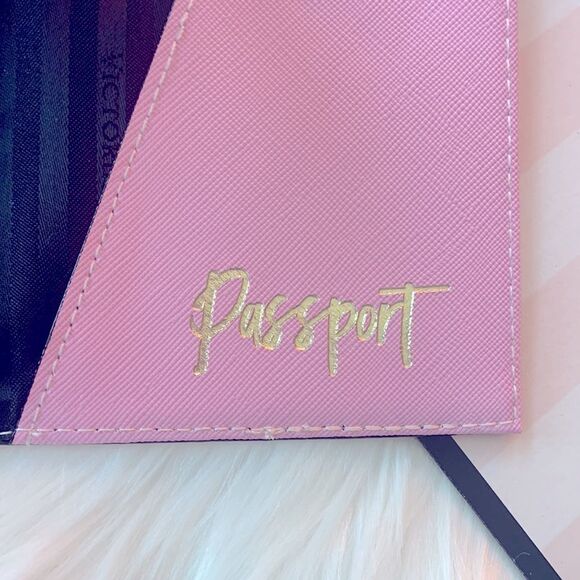 Victoria’s Secret Passport Holder & Luggage Tag - Picture 6 of 12